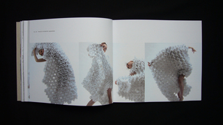 GABI SCHILLIG „MEDIATING SPACE“
BUCHGESTALTUNG